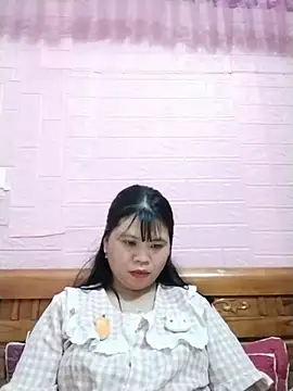 Xuka_lyss live cam on StripChat