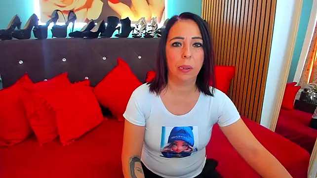 LauraSiin live cam preview