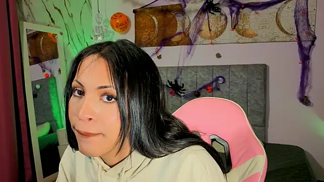clara_evanss webcam