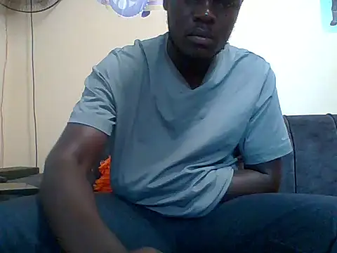 Taller_dark live cam on StripChat