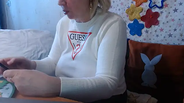 QueenLana live cam preview