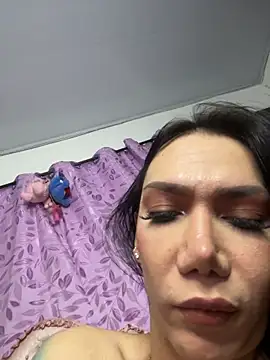 hellendollxxx webcam