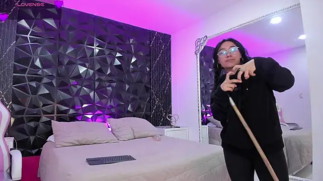 AnaiaClarck live cam on StripChat