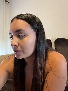 aisha_es live cam on StripChat