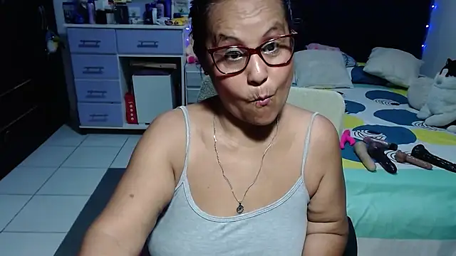 pervert_mommy_ live cam preview