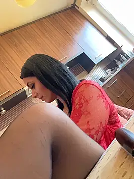 Hotmomcheckk_