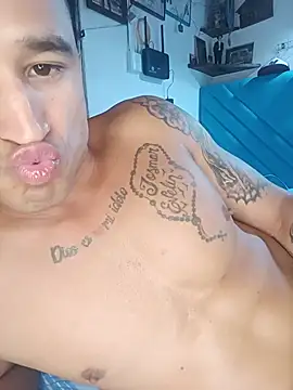 Fitneehot live cam on StripChat