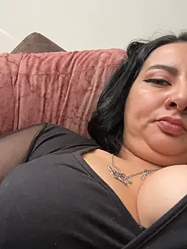Abril_Luv live cam on StripChat