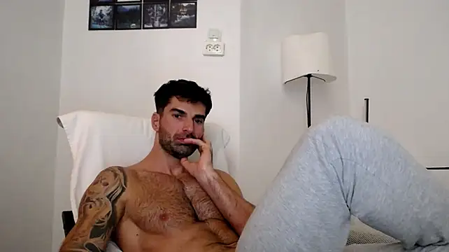 Verycutex live cam on StripChat