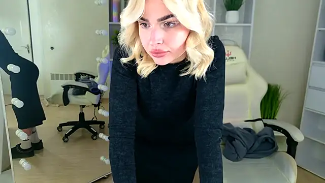 EmmiLive