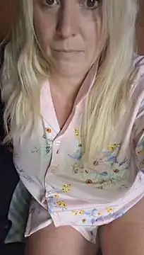 Bella_Squirts webcam