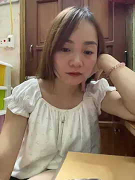 Lily_3324 live cam on StripChat
