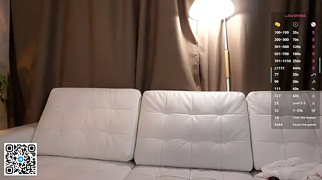 JeanneSchank live cam on StripChat