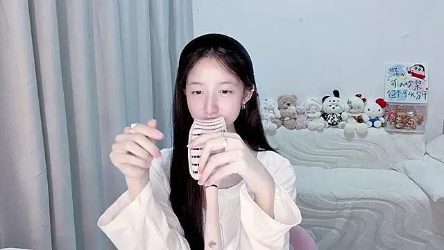 lucky-tt live cam on StripChat