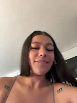 Alyshanon18 webcam