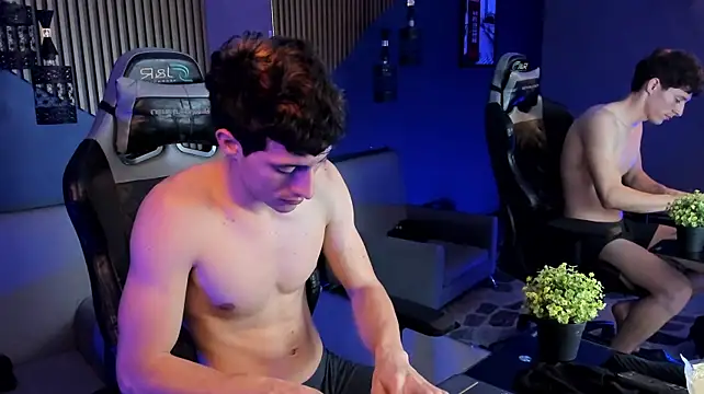 TheGhostforeeonss live cam on StripChat