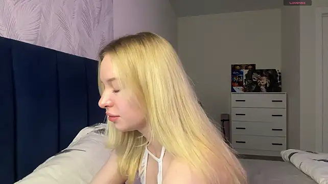 RinaMcphail webcam stripchat model stream image