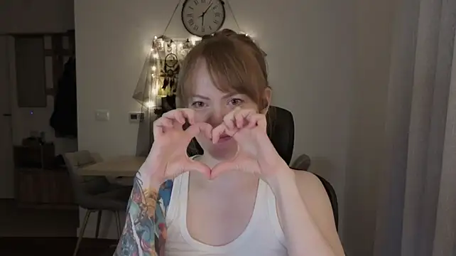 Aurora_Velvett_