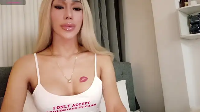 Forever_MissCandace live cam on StripChat