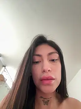 Show de webcam en vivo con Bonny_Eva - Juguetes Lovense interactivos disponibles