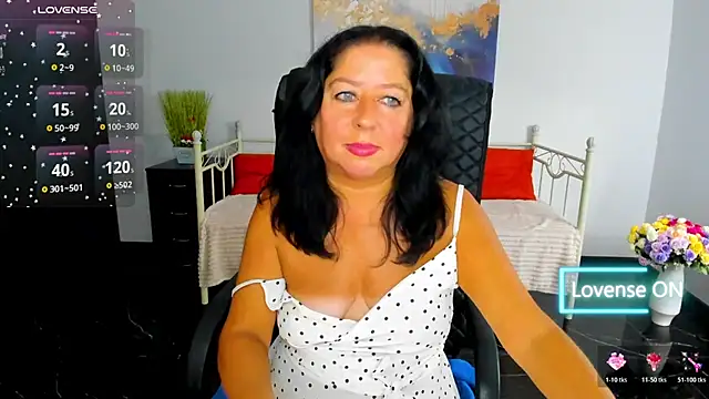 Julia_Dean
