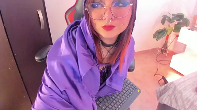 leah_bloom_