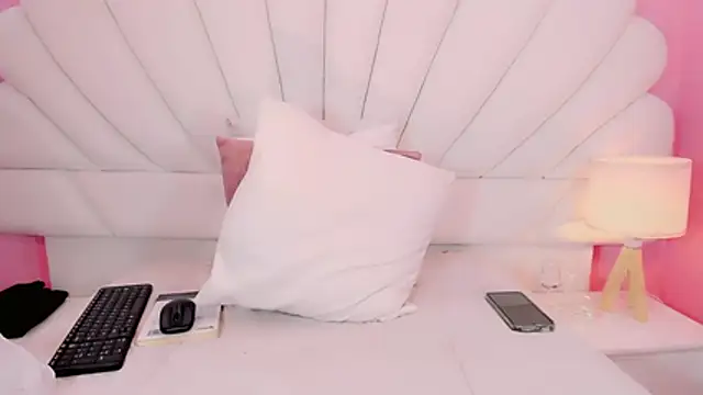 SARAGUILARR webcam