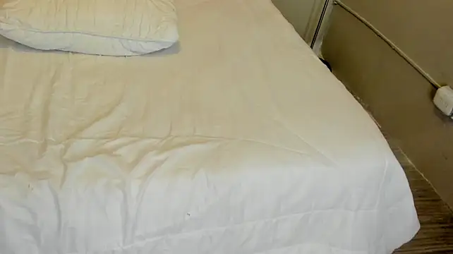 Yintaish live cam on StripChat