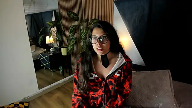 Olivia_Collinns1 live cam on StripChat