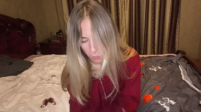 LaureenGolob live cam on StripChat