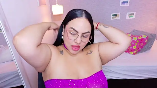 Curvy_sexyvalen