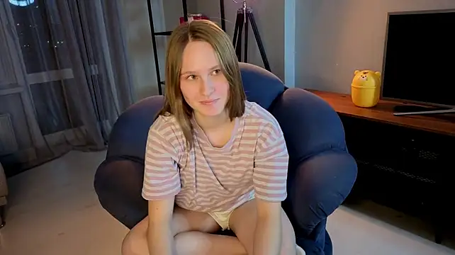 ManiaCorren live cam on StripChat