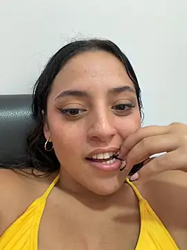 MeggyMae_ webcam