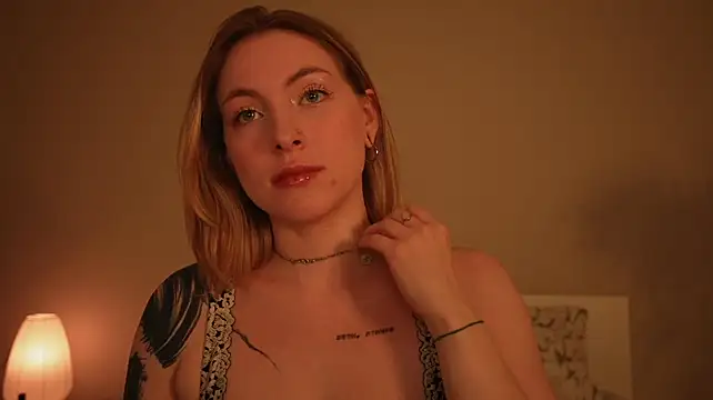 peach_in_stockings