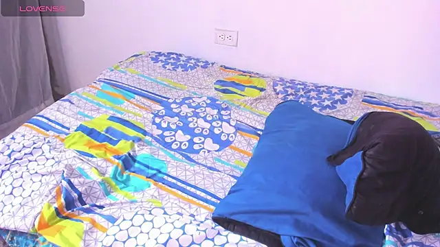 Angela_saenx2
