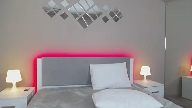 MiaVelmont live cam preview
