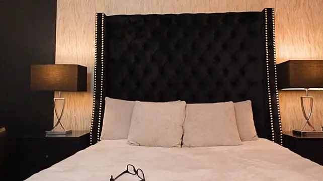 Zara_Monroe_
