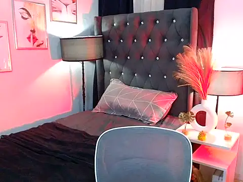MarieWanah live cam preview