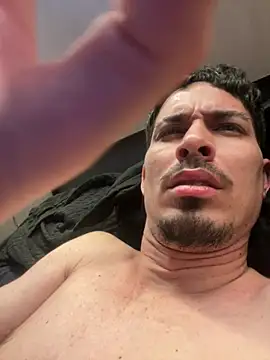 Latino_White_21 live cam preview