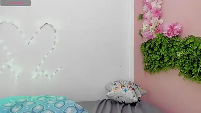 Mikasa_Horny webcam