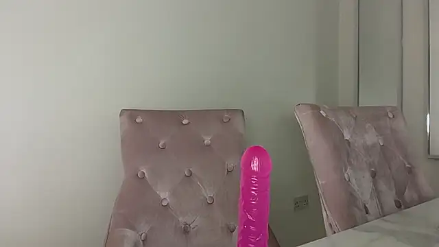 BIGBOOTYELLIEXXX