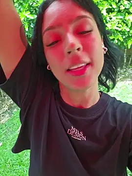 Kitty_San_xXx webcam