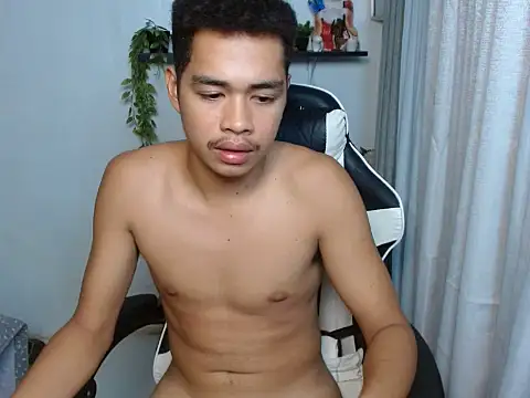 curlyasian_njxx