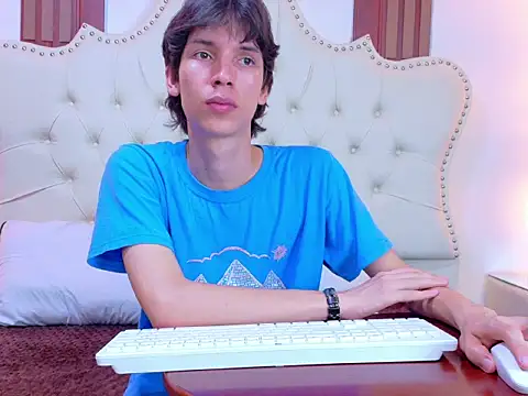 AbyssGaze live cam on StripChat