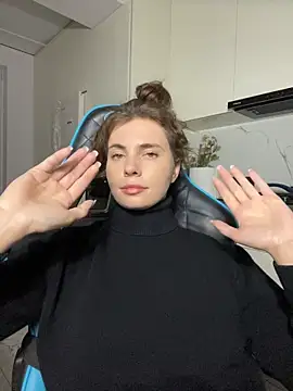 CurlyLara live sex cam