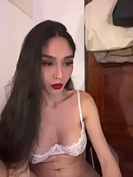 Model: UrCravings