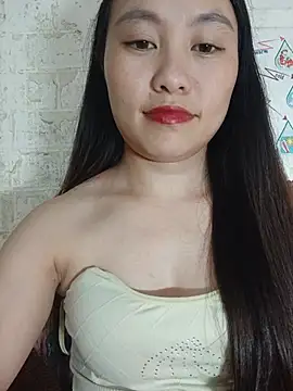 Cherry-squirtt live cam on StripChat