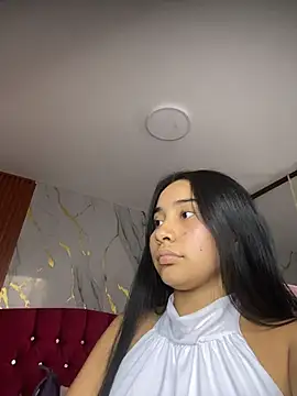 Show webcam en direct avec maliha_ec - Jouets Lovense interactifs disponibles