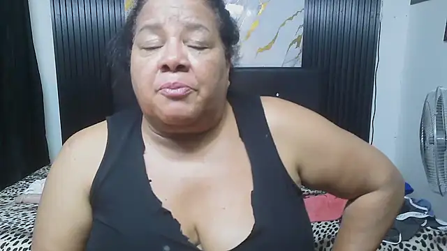 Shanttal0272 live sex cam