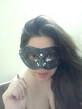 Lisa_White_Desi live cam on StripChat